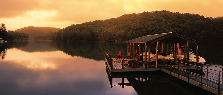 Dream Home Benefits: Custom Builds at Keowee Falls 4 Docks & Marinas